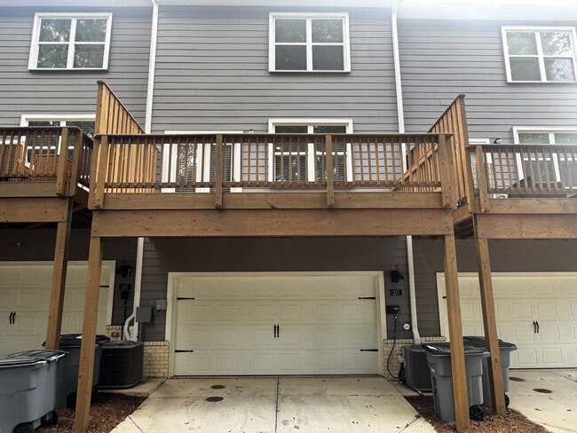 Building Photo - Room in Townhome on Chestnut Trce