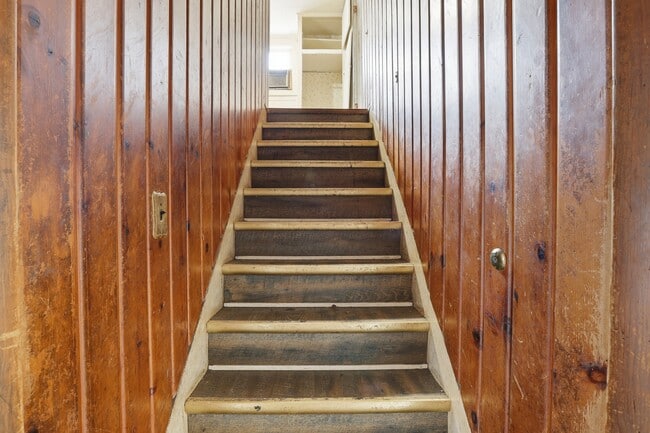 Building Photo - 2310 Jerome St