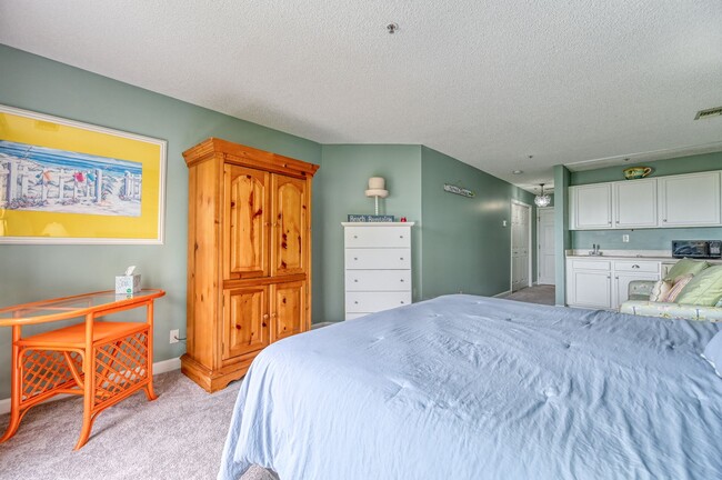 Building Photo - FULLY FURNISHED OFF-SEASON RENTAL AT THE V...