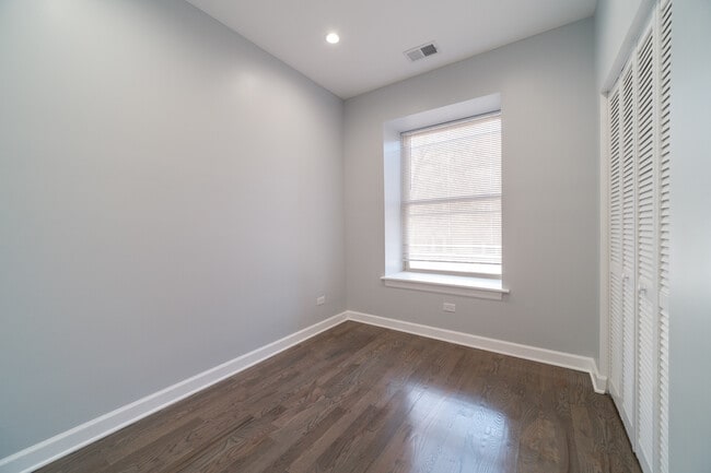 Building Photo - 3101 W Leland Ave