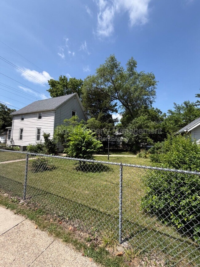Building Photo - 1003 Liberty Ave