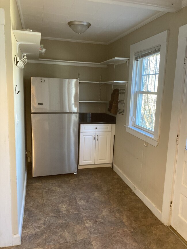 Kitchen - 77 Bedford St