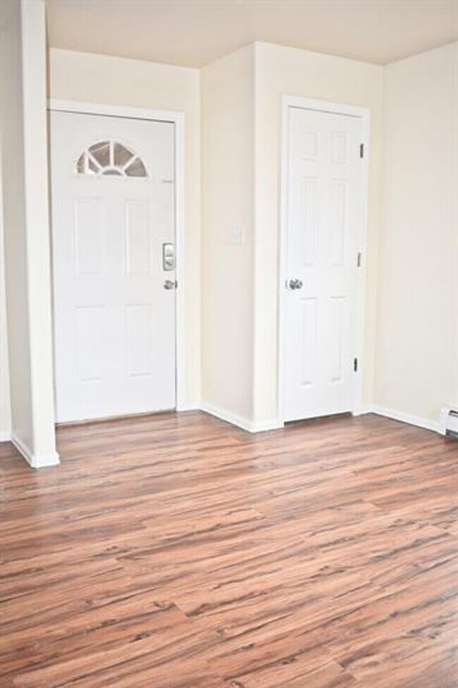 Building Photo - 497 Coronado Way