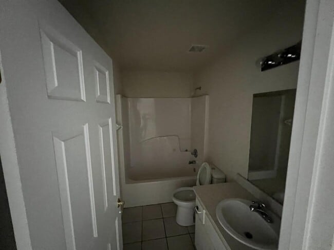 Building Photo - 1091 N Lion Cub Point