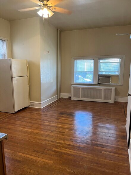 Building Photo - 628 Wynnewood Rd