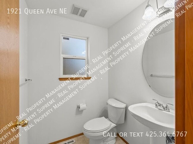 Building Photo - 1921 Queen Ave NE