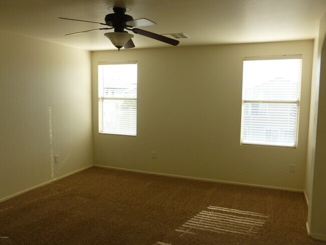 Building Photo - 13437 W Rhine Ln