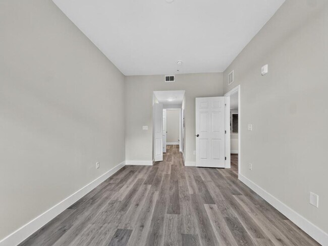Building Photo - 4424 S Texas Ave