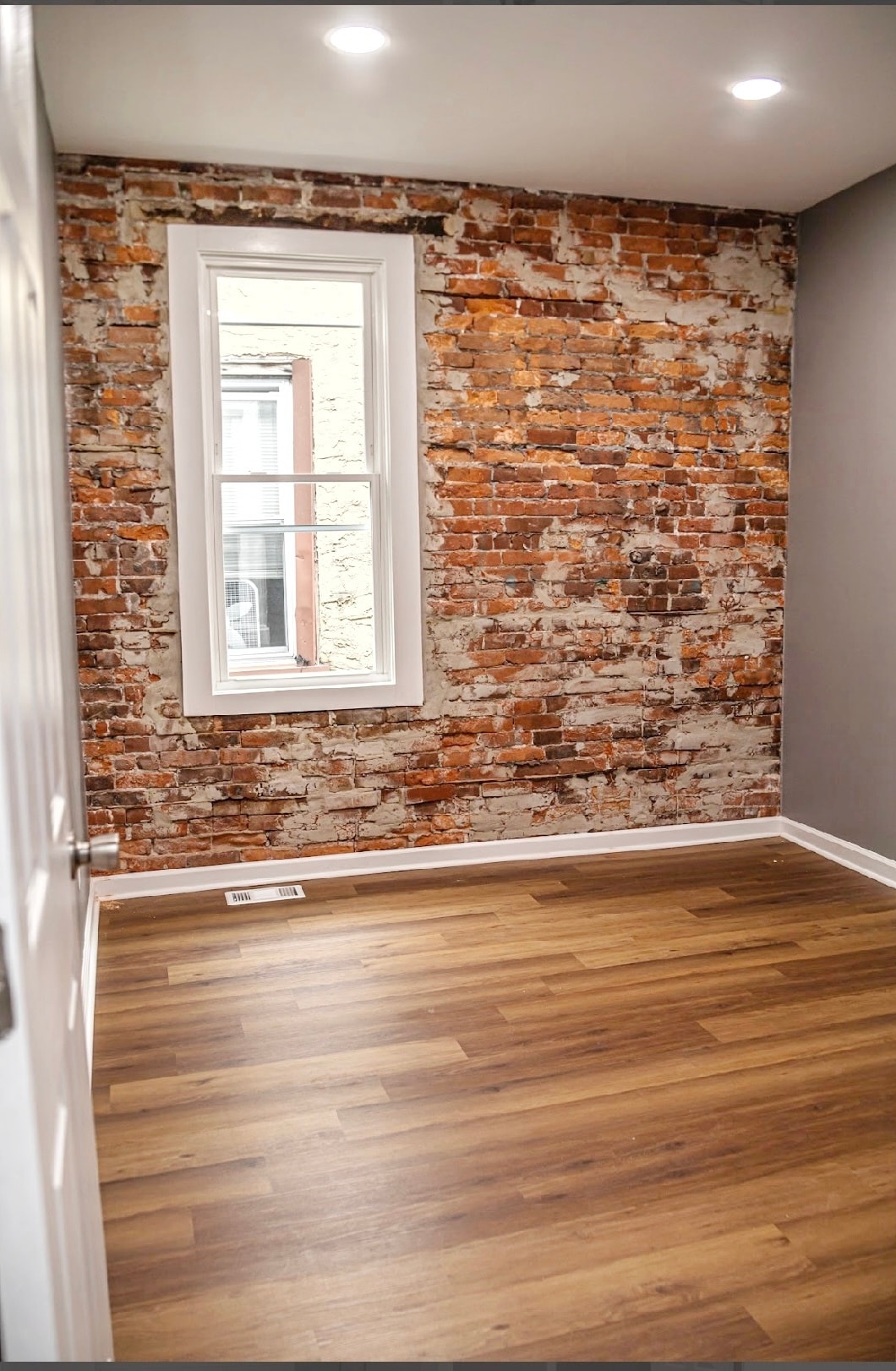 Building Photo - 5234 Walton Ave