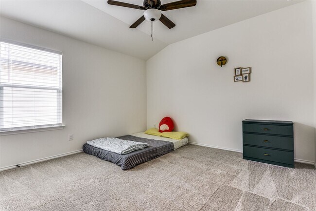 Building Photo - 3 br, 2.5 bath House - 219 Espresso Drive