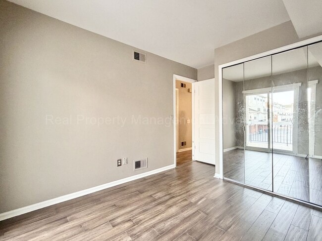 Building Photo - Modern 2-Bedroom Condo Near Everything in Downtown Royal Oak
