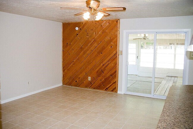 Building Photo - 24122 Rafter 3 Dr