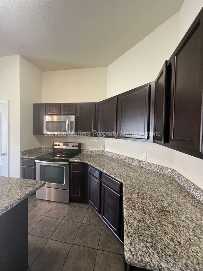 Building Photo - 7037 Season Dr