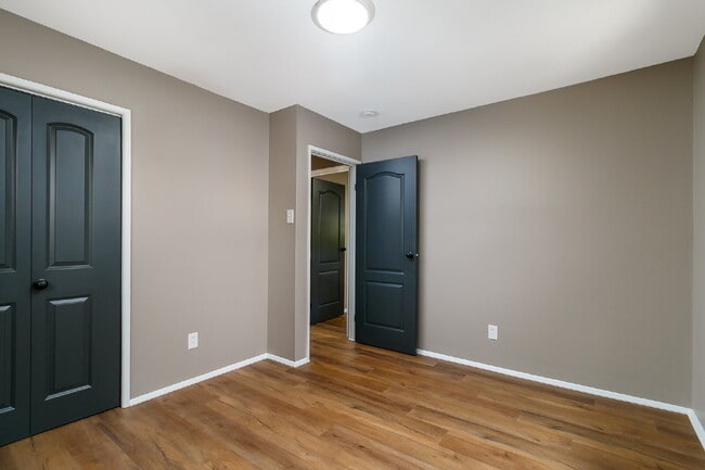 Building Photo - Charming & Modern 3 Bed / 1 Bath Home in F...