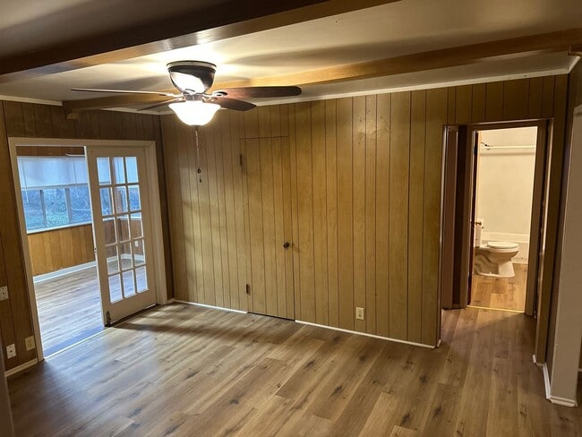 Building Photo - Available Now! 3-Bed, 1-Bath Home w/ Garage - Central Springdale, right next to Springdale High S...