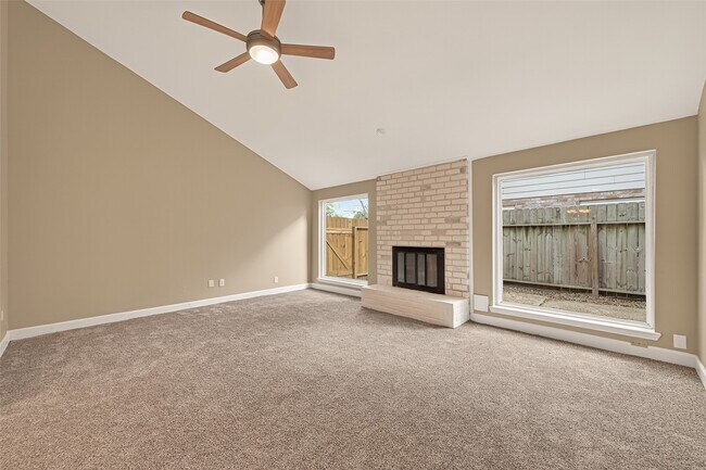 Building Photo - 11923 Briar Forest Dr