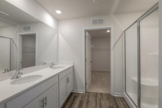 Building Photo - 1611 Maci St