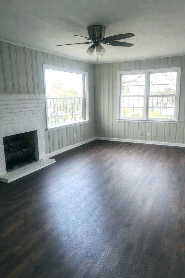 Building Photo - 82 Oliver Dr