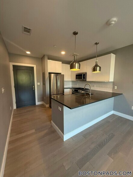 Building Photo - 152 Liverpool St