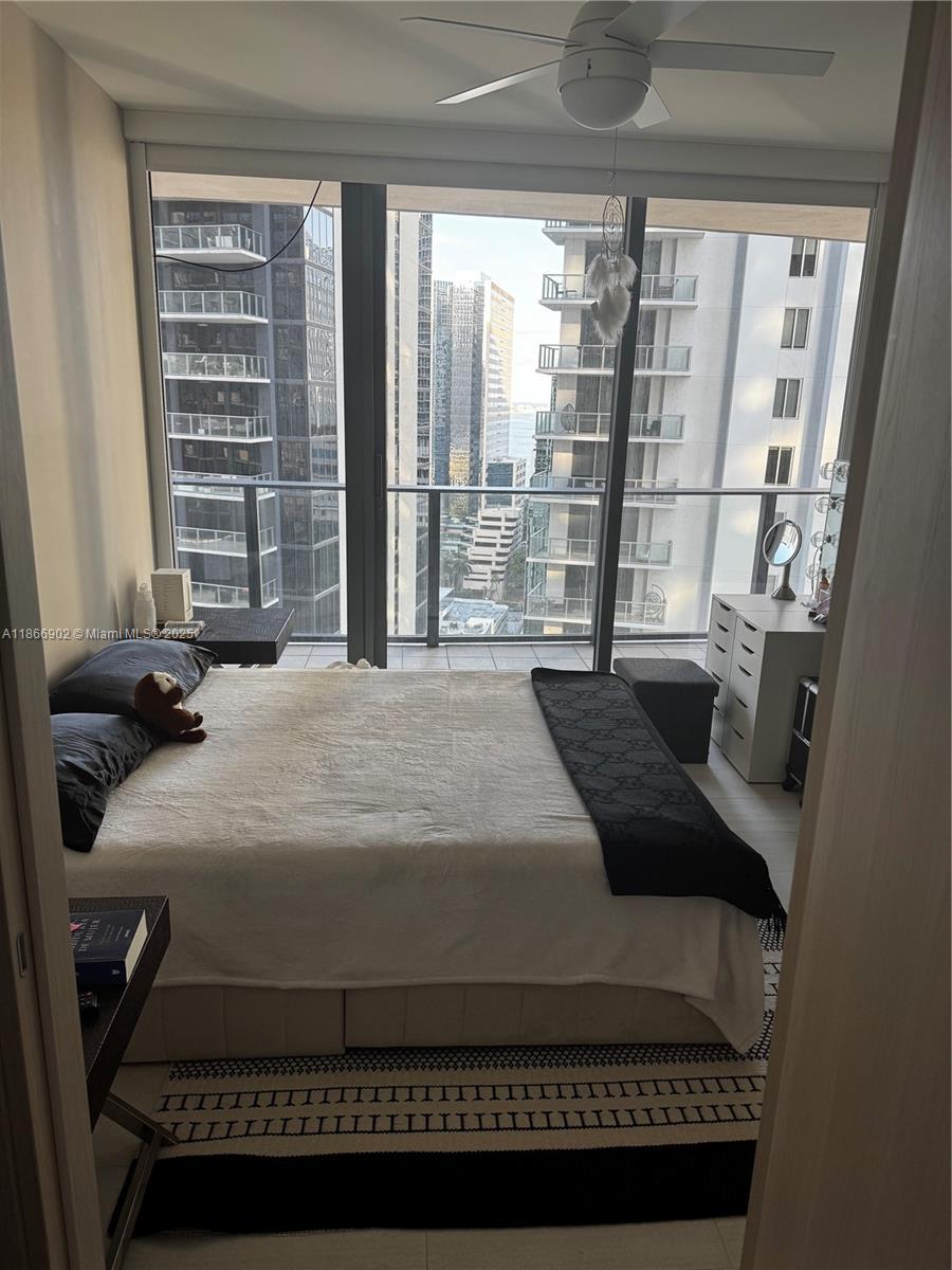 Building Photo - 1000 Brickell Plz