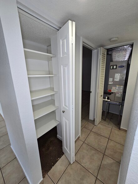 Building Photo - 2270 W 54th Pl