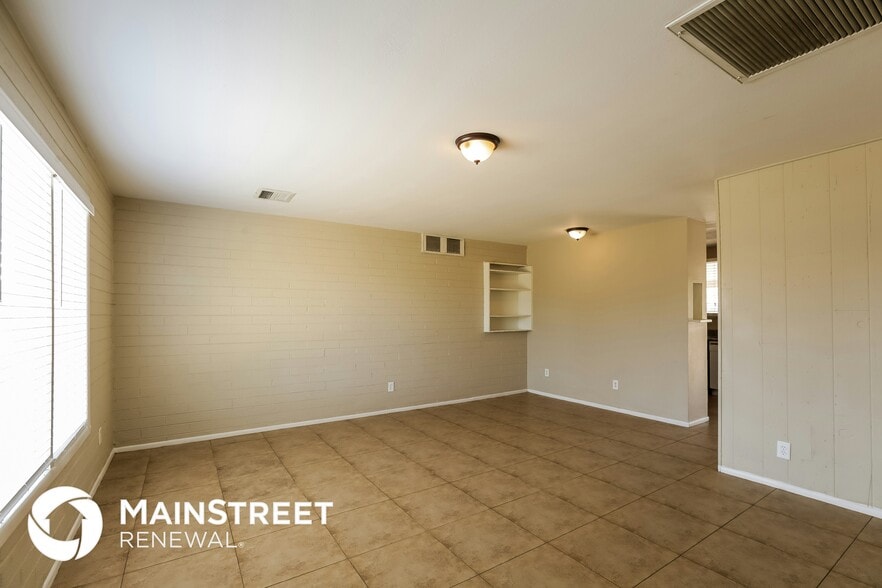 Building Photo - 3133 W Marshall Ave