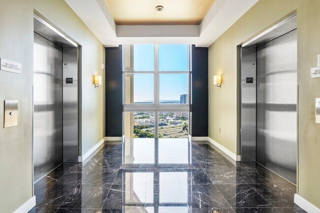 Building Photo - 550 Okeechobee Blvd