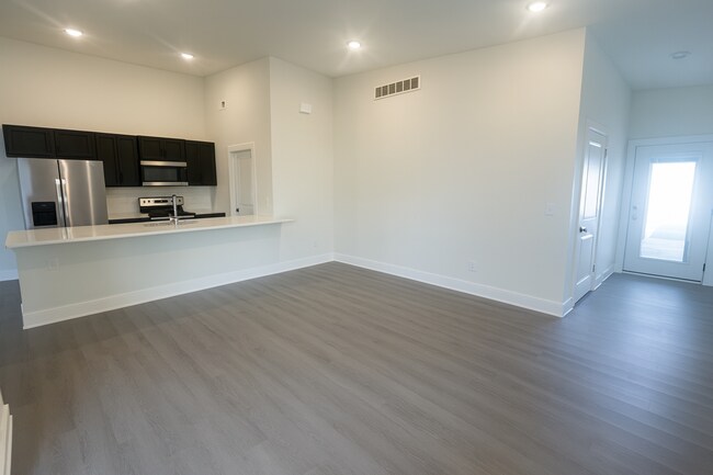 Building Photo - 11619/21 Harry Ct
