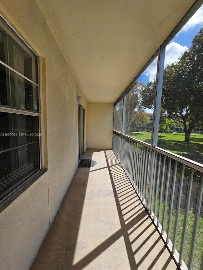 Building Photo - 800 SW 131st Ave