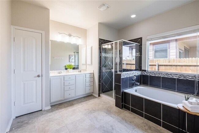 Building Photo - 6133 Mantalcino Dr