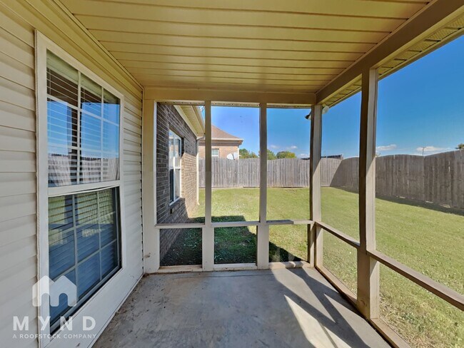 Building Photo - 15936 Landview Ln