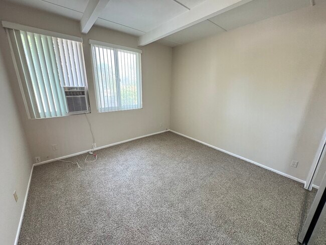 Building Photo - 11500 Rochester Ave