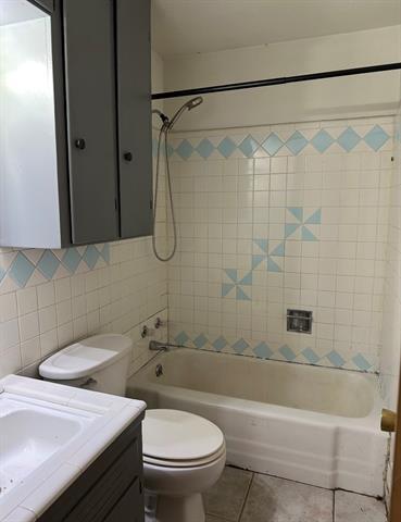 Building Photo - 1600 SE 23rd Ave