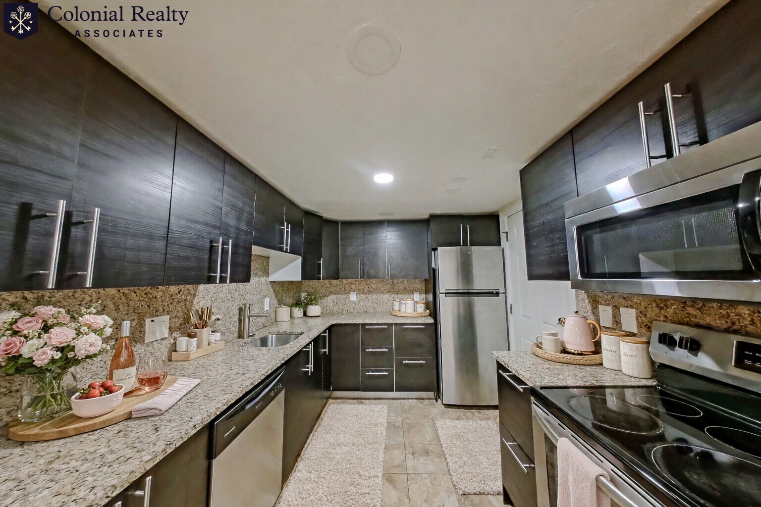 Building Photo - 73 Thatcher St