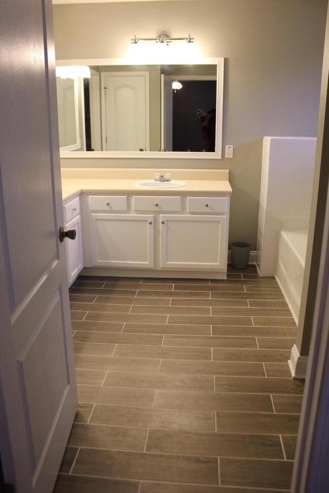 Building Photo - 6476 Sailport Cove