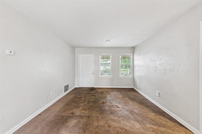 Building Photo - 306 W Mimosa Dr