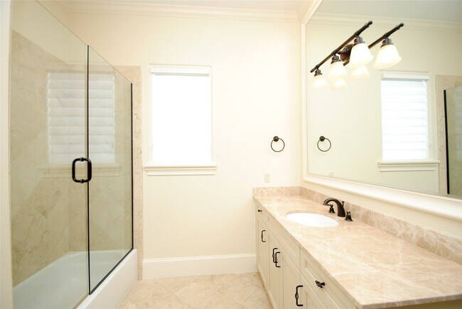 Building Photo - 302 Calle Sevilla Pl