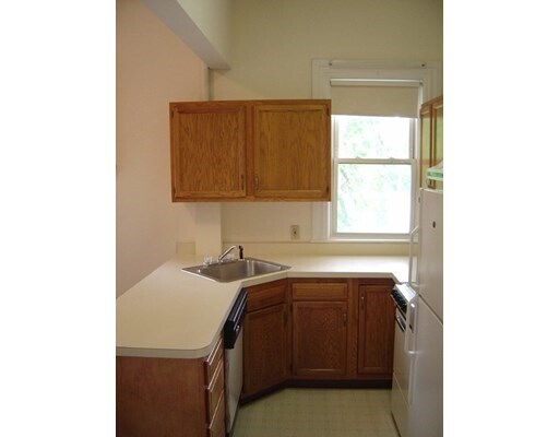 Building Photo - 933 Worcester Rd