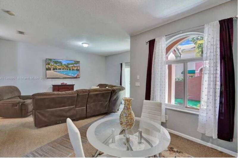 Building Photo - 1212 Santa Catalina Ln