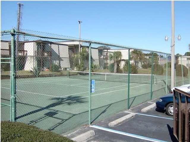 Community Tennis Court - 308 Miracle Strip Pky SW