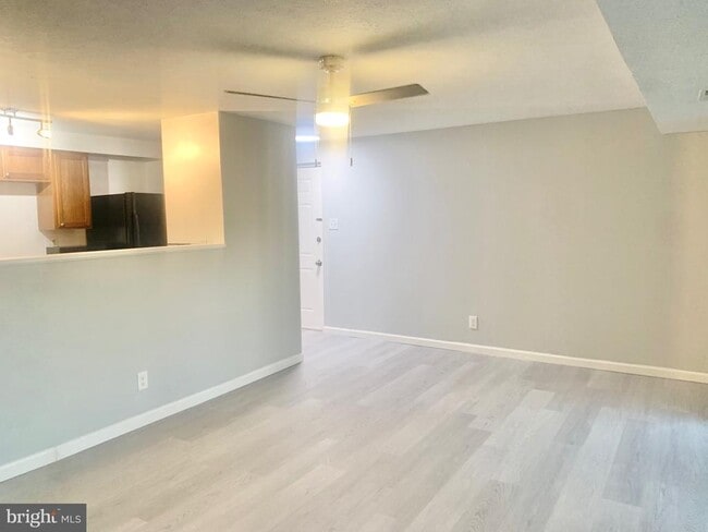 Building Photo - 5 Cranberry Ct