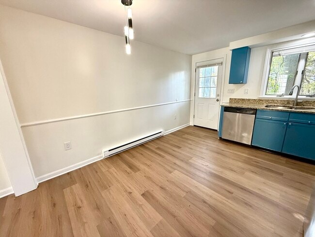 Building Photo - 9 Olga Ave