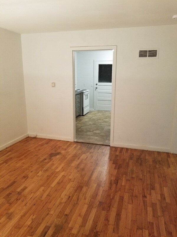 Building Photo - 129 N Mahaffie St