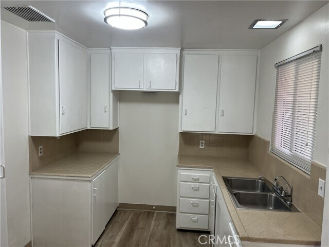 Building Photo - 401 W Grand Ave