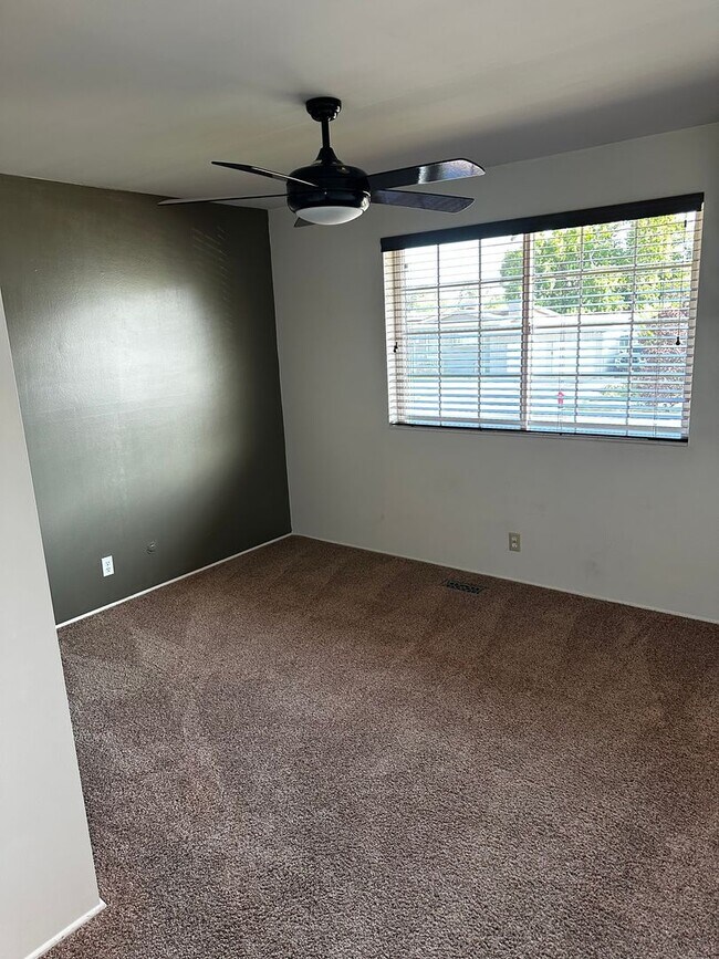Building Photo - Beautifully Updated Two-Story Home in Sandy — Mountain Views & Big Backyard!