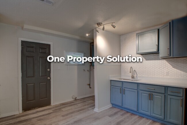 Building Photo - 1050 Durbin St