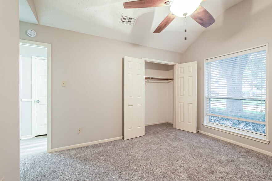 Building Photo - 3818 Beckett Ridge Dr