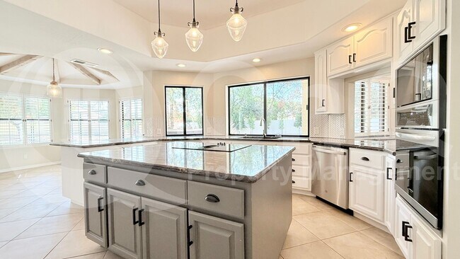 Building Photo - 10188 E Cortez Dr