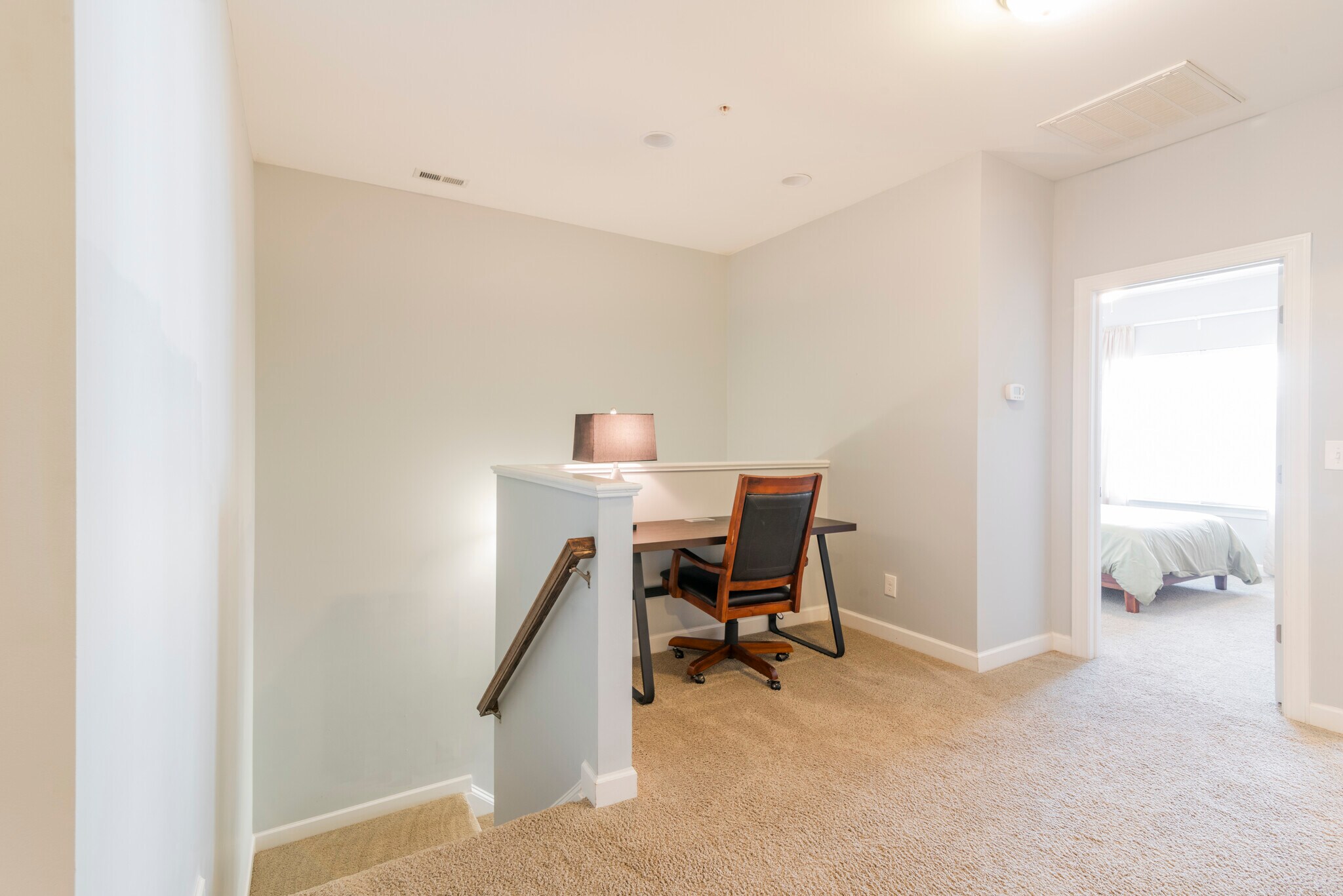 desk - 15403 Barossa Valley St