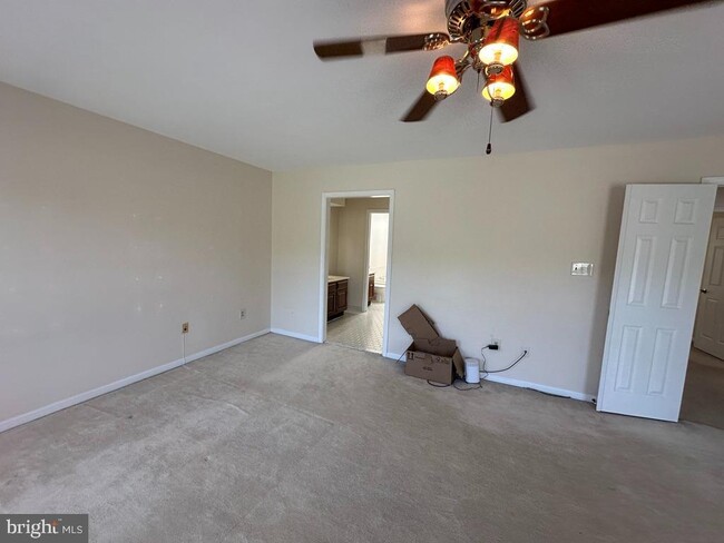 Building Photo - 893 Broad Oaks Dr